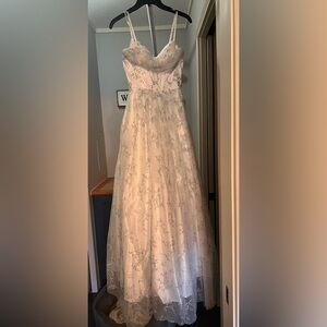 Super cute prom dress with pockets!! Worn once size 0